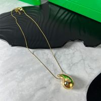 Bottega Veneta Drop Pendant Necklace In Metal Gold