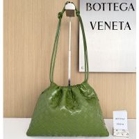 Bottega Veneta Medium Dustbag In Intrecciato Calfskin Green