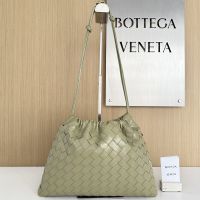 Bottega Veneta Medium Dustbag In Intrecciato Calfskin Light Green