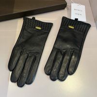 Bottega Veneta Women Gloves with Metal Nameplate In Lambskin Black