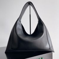 Bottega Veneta Small Hop Shoulder Bag In Calfskin Black