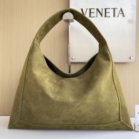 Bottega Veneta Small Hop Shoulder Bag In Suede Olive