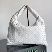 Bottega Veneta Small Hop Shoulder Bag In Intrecciato Leather Beige