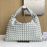 Bottega Veneta Small Hop Shoulder Bag In Intrecciato Wavy Leather Grey/White