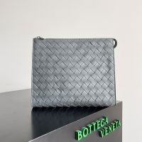 Bottega Veneta Standing Pouch In Intrecciato Calfskin Grey
