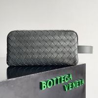 Bottega Veneta Travel Pouch In Intrecciato Calfskin Grey/Taupe