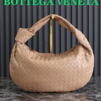 Bottega Veneta Jodie Shoulder Bag In Intrecciato Leather Light Brown