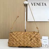 Bottega Veneta Kalimero Cha-Cha Clutch In Foulard Intrecciato Calfskin Brown