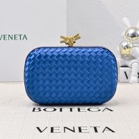 Bottega Veneta Knot Clutch In Intrecciato Silk Blue
