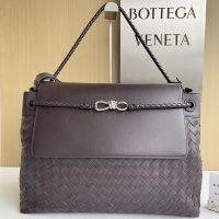 Bottega Veneta Large Andiamo Messenger Bag In Intrecciato Calfskin Coffee
