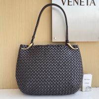 Bottega Veneta Large Clicker Shoulder Bag In Intrecciato Leather Black