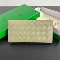 Bottega Veneta Long Wallet with Coin Purse In Intrecciato Calfskin Khaki