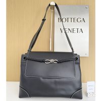 Bottega Veneta Medium Andiamo Messenger Bag In Calfskin Black