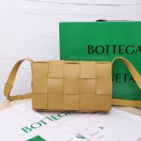 Bottega Veneta Medium Cassette Crossbody Bag In Intreccio Calfskin Camel
