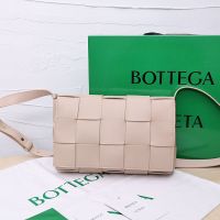 Bottega Veneta Medium Cassette Crossbody Bag In Intreccio Calfskin Cherry