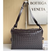 Bottega Veneta Medium Loop Weekender Shoulder Bag In Intrecciato Leather Dark Brown