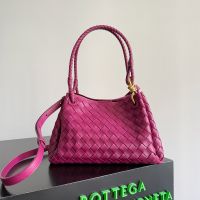 Bottega Veneta Medium Parachute Shoulder Bag In Intrecciato Leather Rose