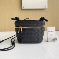 Bottega Veneta Mini Vanity Case In Intrecciato Leather Black