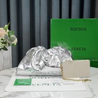 Bottega Veneta Pouch In Calfskin Silver/White