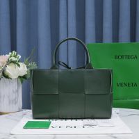Bottega Veneta Small Arco Tote 30 In Intreccio Lambskin Green