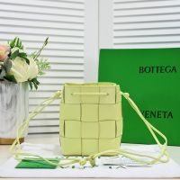Bottega Veneta Small Cassette Bucket Bag In Intreccio Lambskin Lemon