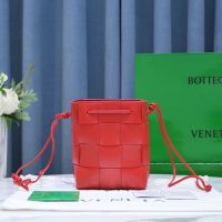 Bottega Veneta Small Cassette Bucket Bag In Intreccio Lambskin Red