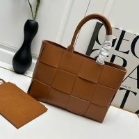 Bottega Veneta Small Arco Tote 32 In Intreccio Leather Brown
