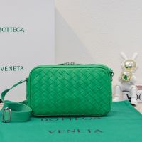 Bottega Veneta Small Camera Bag In Intreccio Leather Green
