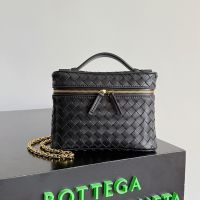 Bottega Veneta Small Soft Vanity Case In Intrecciato Piccolo Leather Black