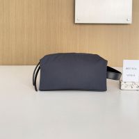 Bottega Veneta Small Tokyo Washbag In Nylon Grey