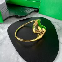 Bottega Veneta Drop Open Cuff Bracelet In Metal Gold