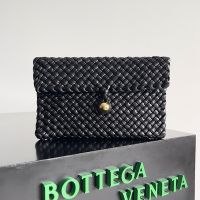 Bottega Veneta Tosca Flap Pouch In Intreccio Calfskin Black