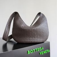 Bottega Veneta Medium Veneto Crossbody Bag In Intrecciato Nappa Leather Coffee