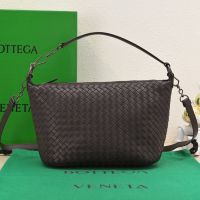 Bottega Veneta Medium Shoulder Bag In Intreccio Lambskin Coffee