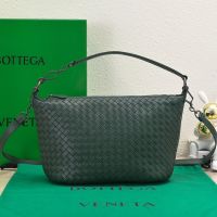 Bottega Veneta Medium Shoulder Bag In Intreccio Lambskin Green