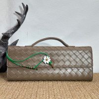 Bottega Veneta Andiamo Clutch with Daisy Flower Closure In Intrecciato Leather Brown
