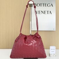 Bottega Veneta Medium Dustbag In Intrecciato Calfskin Red