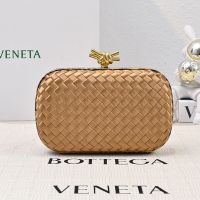 Bottega Veneta Knot Clutch In Intrecciato Silk Gold