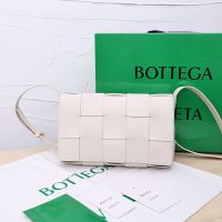 Bottega Veneta Medium Cassette Crossbody Bag In Intreccio Calfskin Beige