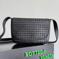 Bottega Veneto Flap Messenger Bag In Intrecciato Nappa Lambskin Black