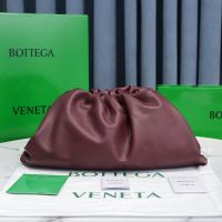 Bottega Veneta Pouch In Calfskin Burgundy