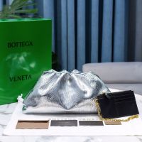 Bottega Veneta Pouch In Calfskin Silver/Black