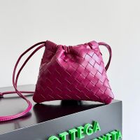 Bottega Veneta Small Dustbag In Intrecciato Leather Rose