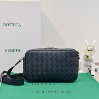 Bottega Veneta Small Camera Bag In Intreccio Leather Navy Blue
