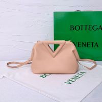Bottega Veneta Small Point Top Handle Bag In Calfskin Cherry