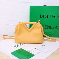 Bottega Veneta Small Point Top Handle Bag In Calfskin Lemon