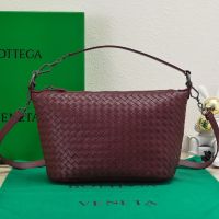Bottega Veneta Medium Shoulder Bag In Intreccio Lambskin Burgundy
