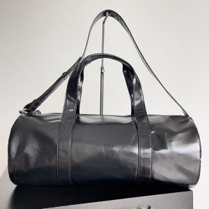 Bottega Veneta Gym Bag In Waxed Calfskin Black