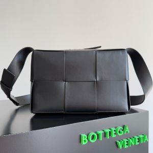 Bottega Veneta Arco Camera Bag In Intrecciato Leather Black