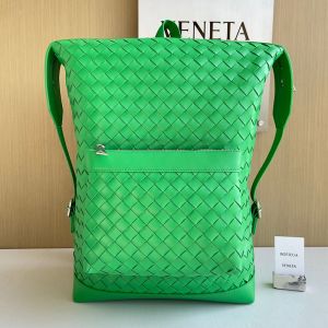 Bottega Veneta Medium Classic Backpack with Front Pocket In Intrecciato Leather Green